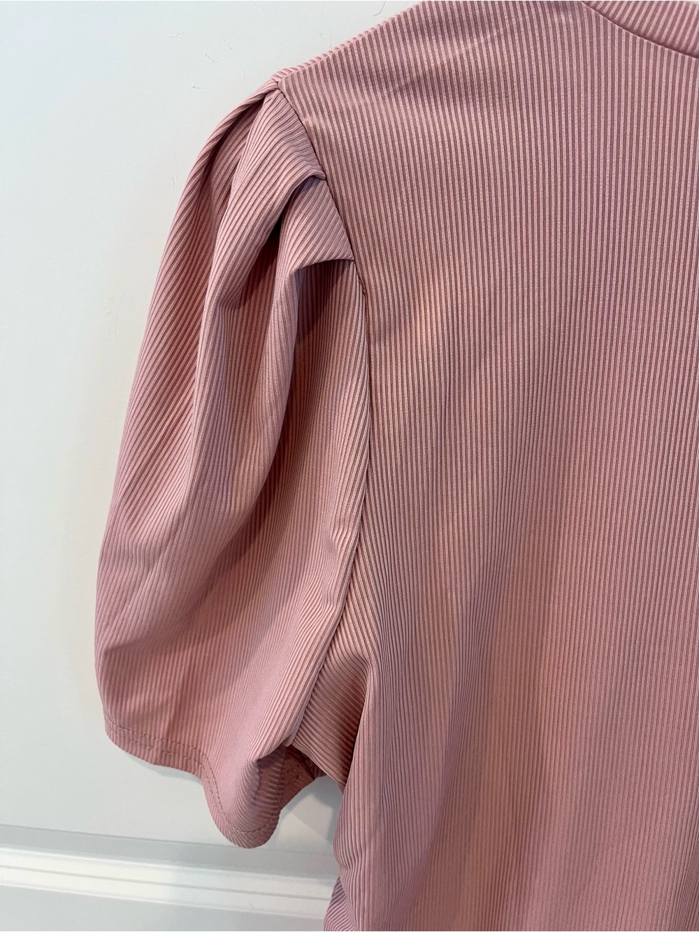 Funjuly Women's Dusty Pink Short Sleeve XL Maternity Top with side ruching NWT - Picture 4 of 6